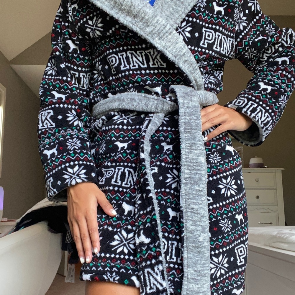 pink reversible robe!!